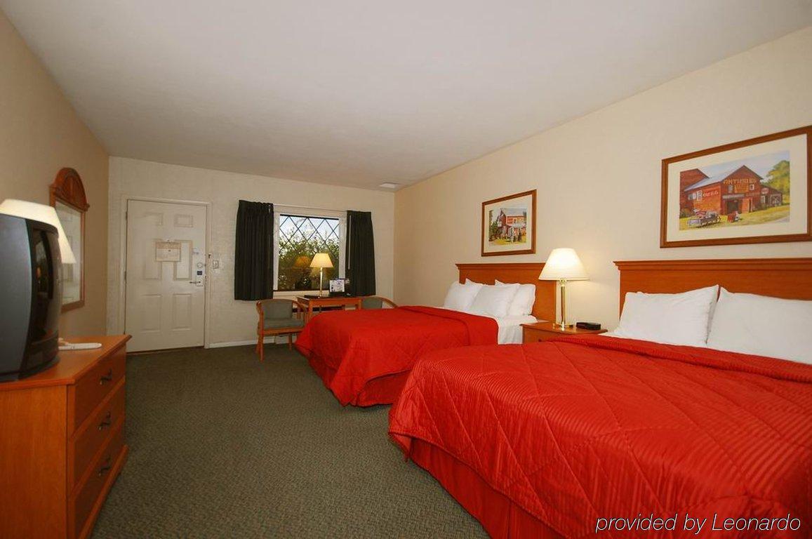 Travelodge By Wyndham Bedford Room photo
